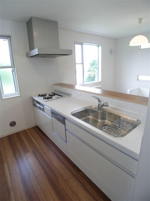 Same specifications photo (kitchen). Also conversation with family while cooking in the face-to-face kitchen!