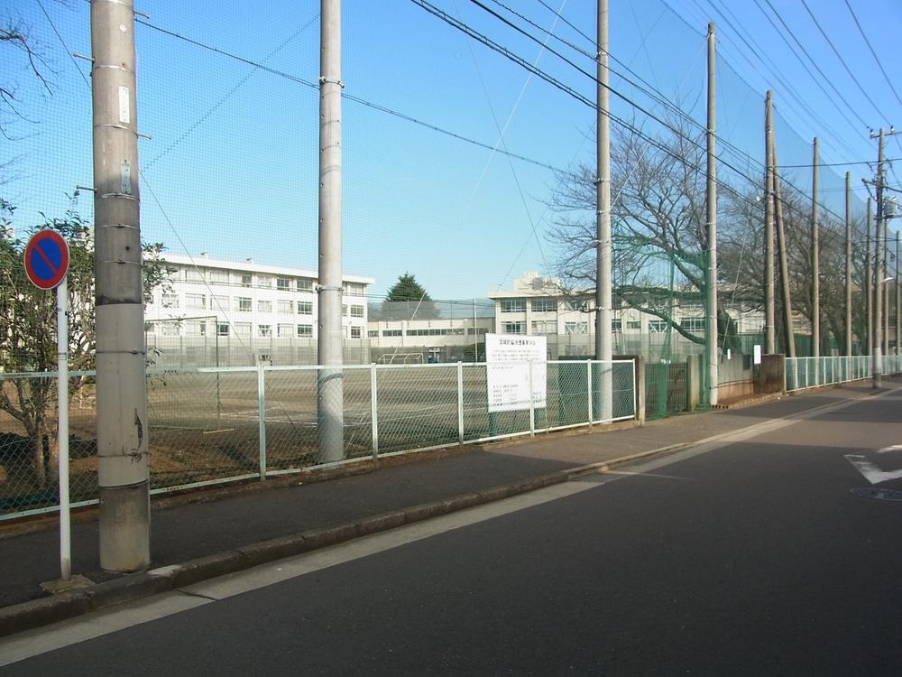 Junior high school. !! You can send your school life in the 400m wide ground and sunny ground to the Republic of junior high school