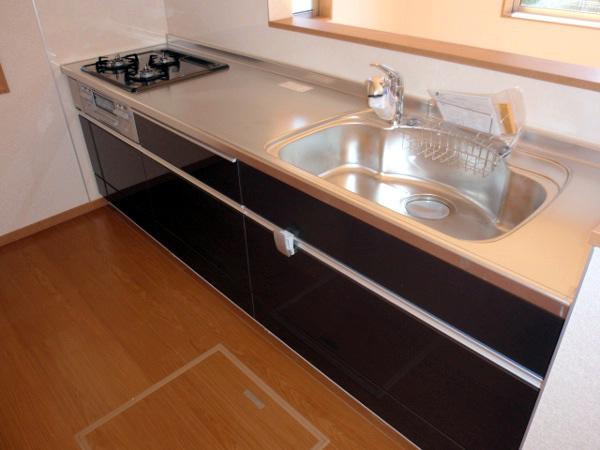 Kitchen. Indoor (10 May 2013) Shooting