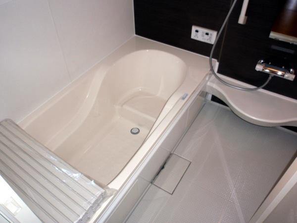 Bathroom. Indoor (10 May 2013) Shooting