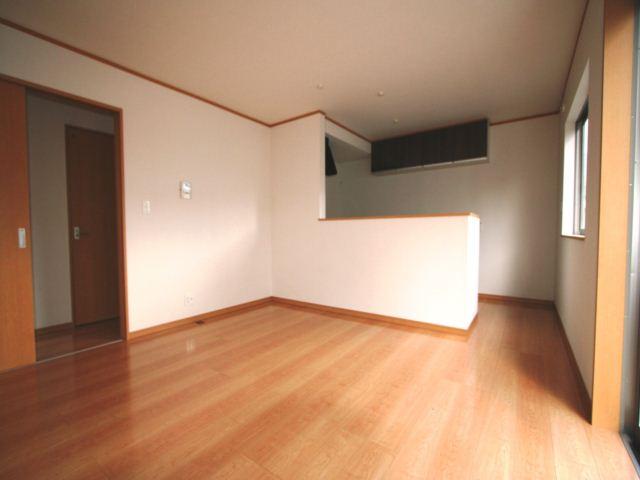 Same specifications photos (living). Same specifications