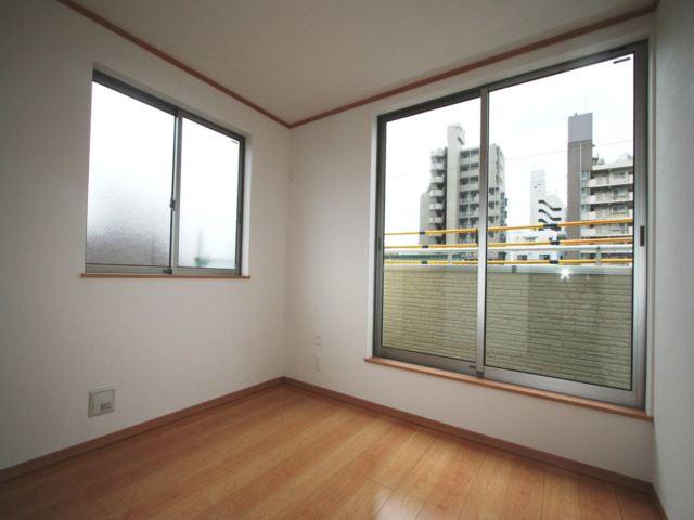 Same specifications photos (Other introspection). Same specifications