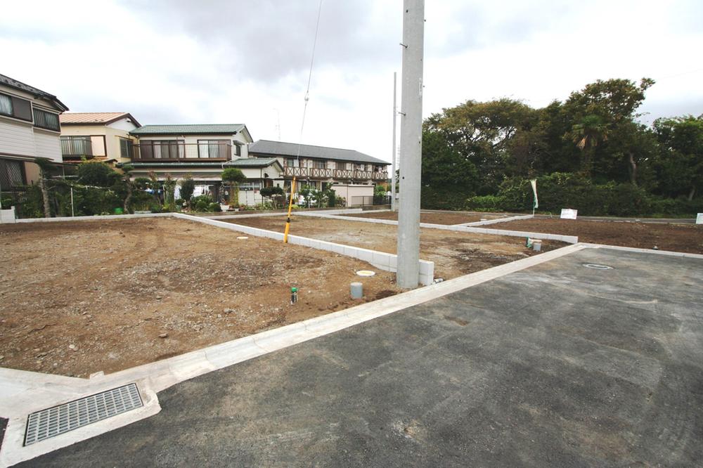 Local photos, including front road. Local (September 2013) Shooting