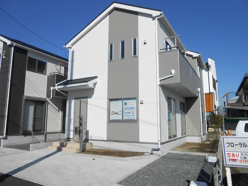 Local appearance photo. Local (12 May 2013) Shooting