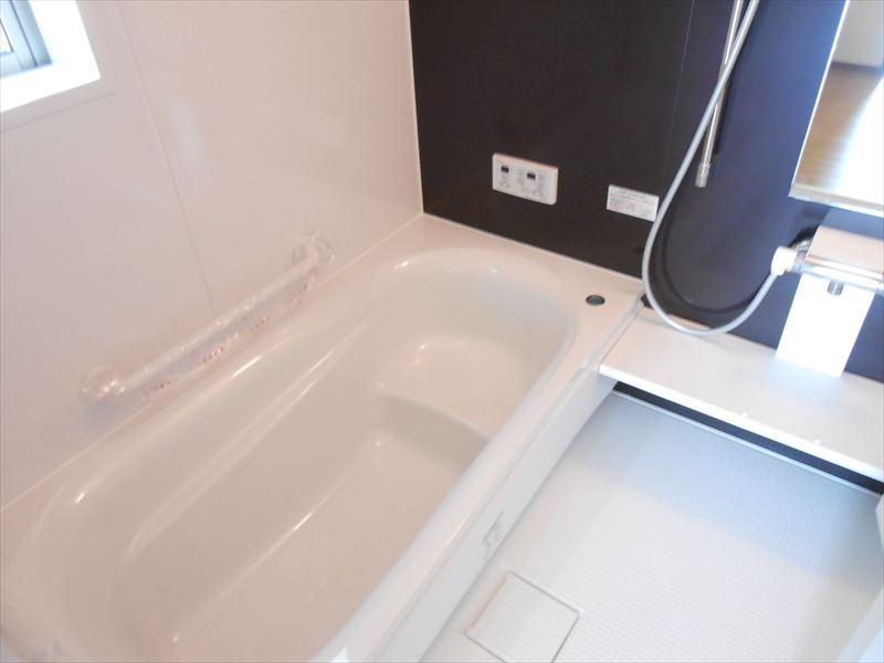 Bathroom. Indoor (12 May 2013) Shooting