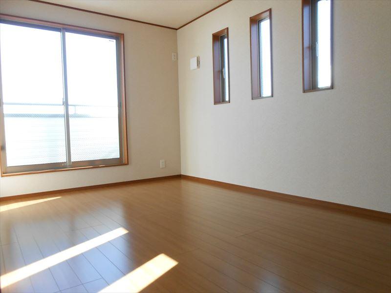 Non-living room. Indoor (12 May 2013) Shooting