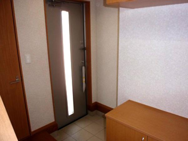 Entrance. Local (11 May 2013) Shooting