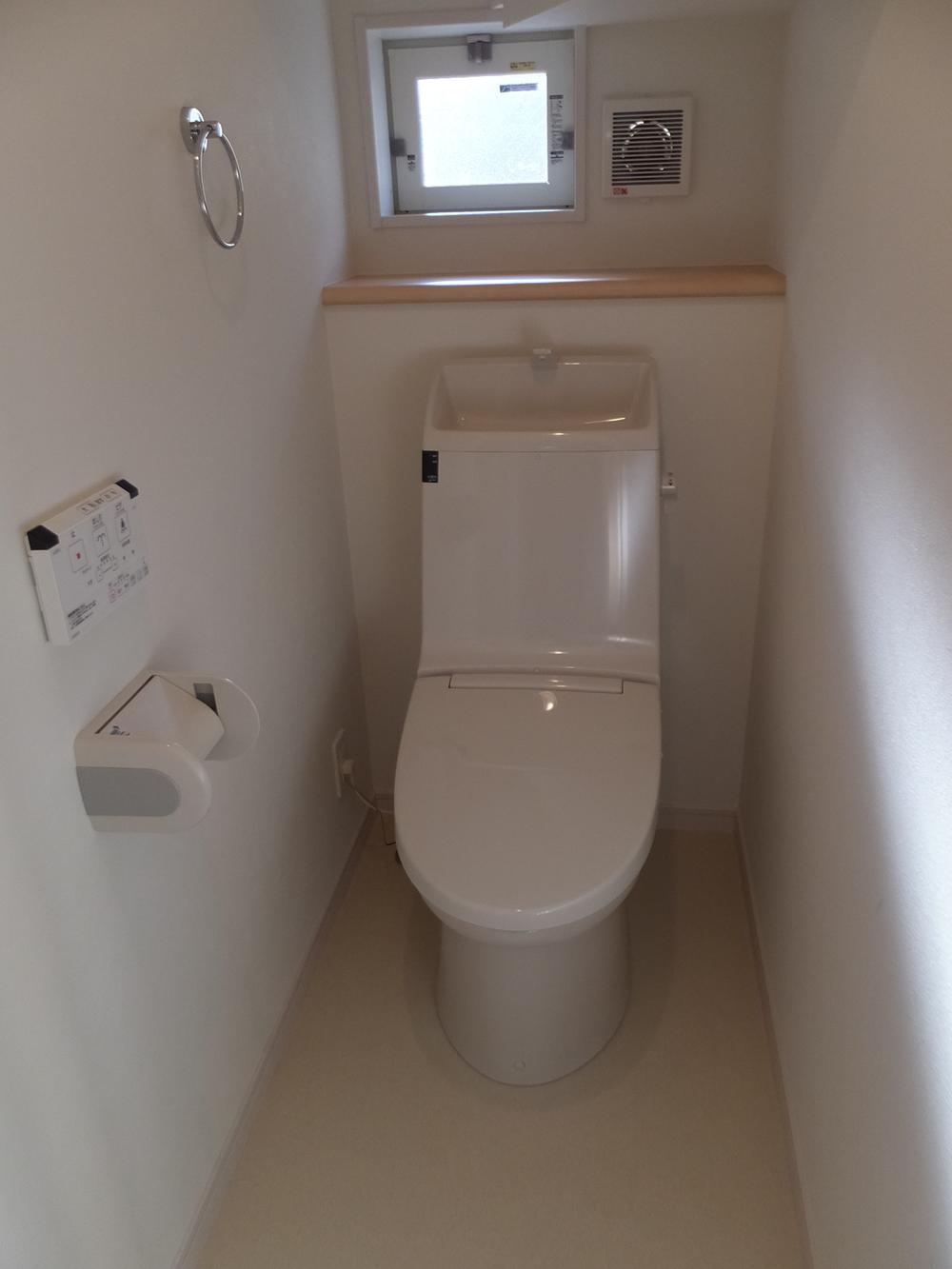 Toilet. Indoor (11 May 2013) Shooting