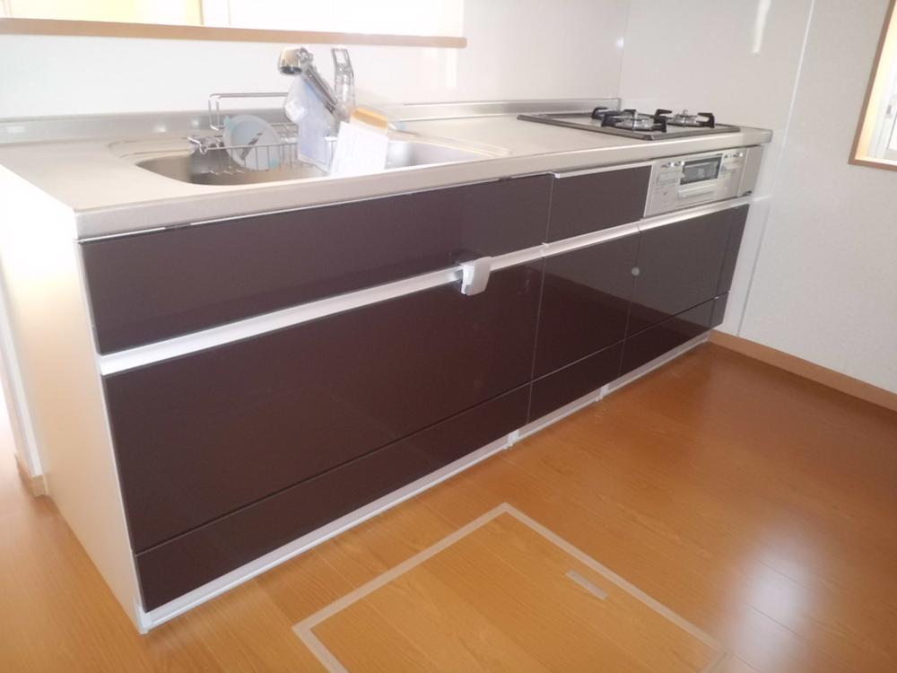 Kitchen. Indoor (12 May 2013) Shooting