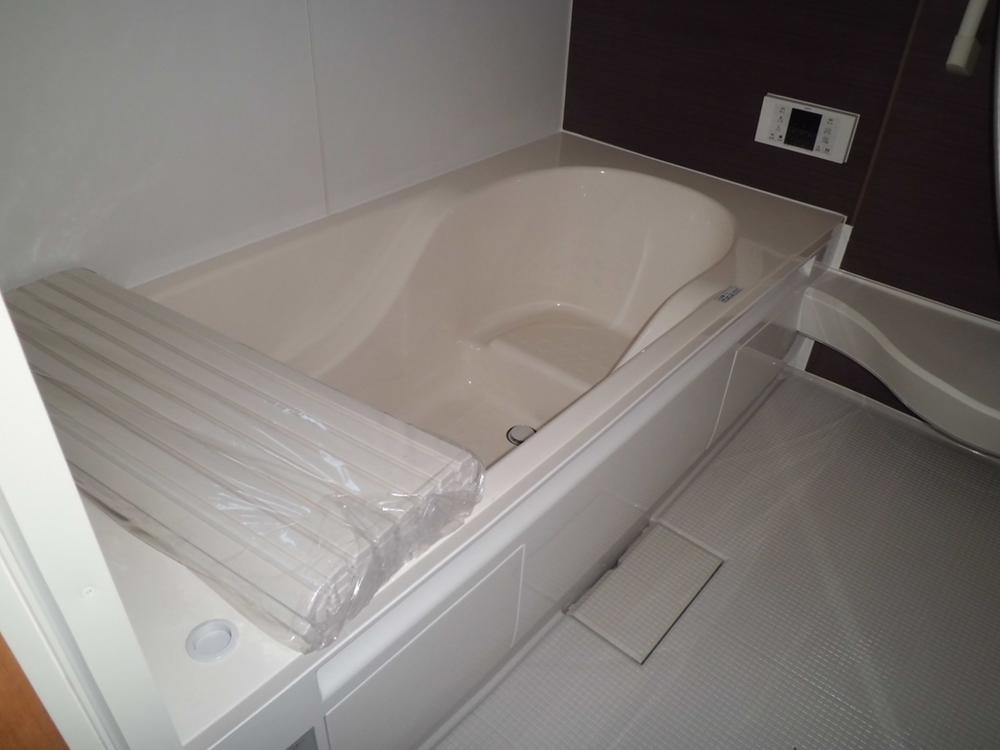 Bathroom. Indoor (12 May 2013) Shooting