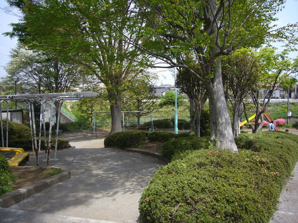 park. 180m to Tajiri second park