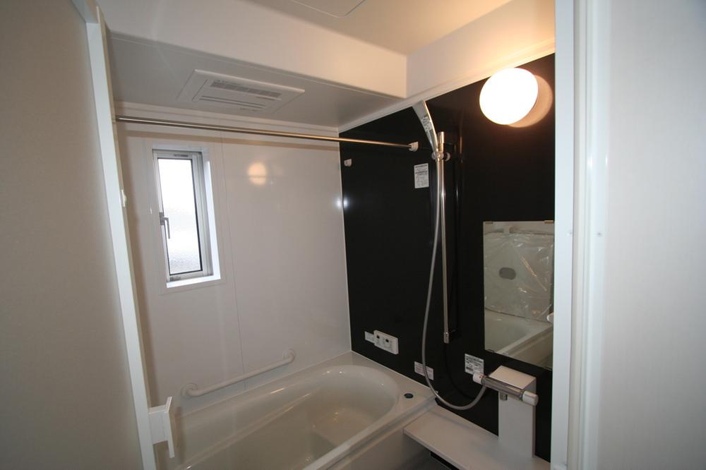 Bathroom. Local (11 May 2013) Shooting