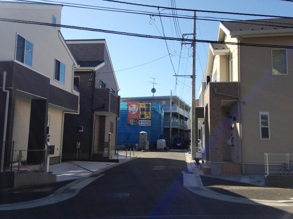 Local photos, including front road. Local (12 May 2013) Shooting