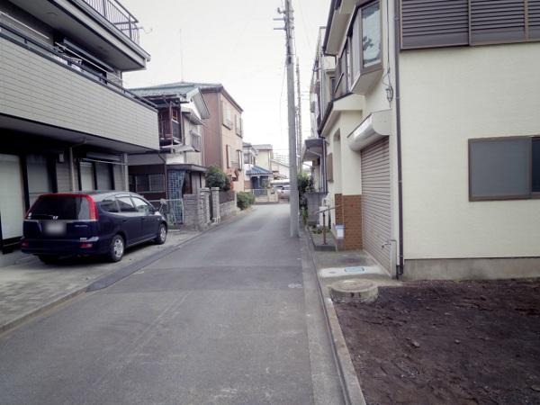 Local photos, including front road. Local (10 May 2013) Shooting