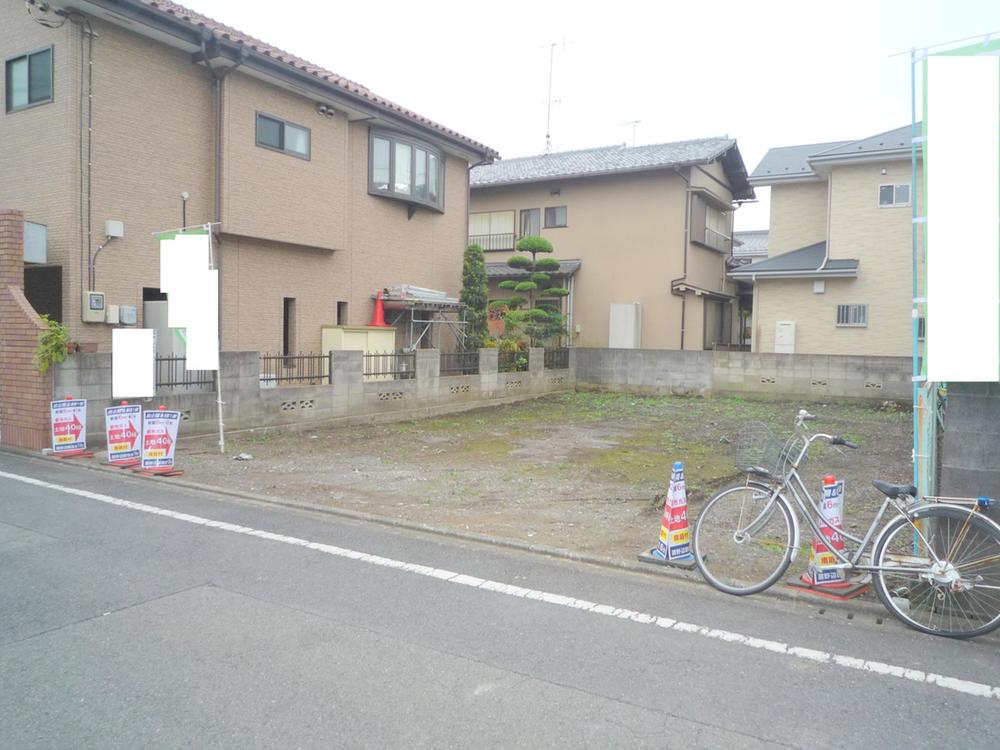 Local appearance photo. Two also convenient parking on the second car