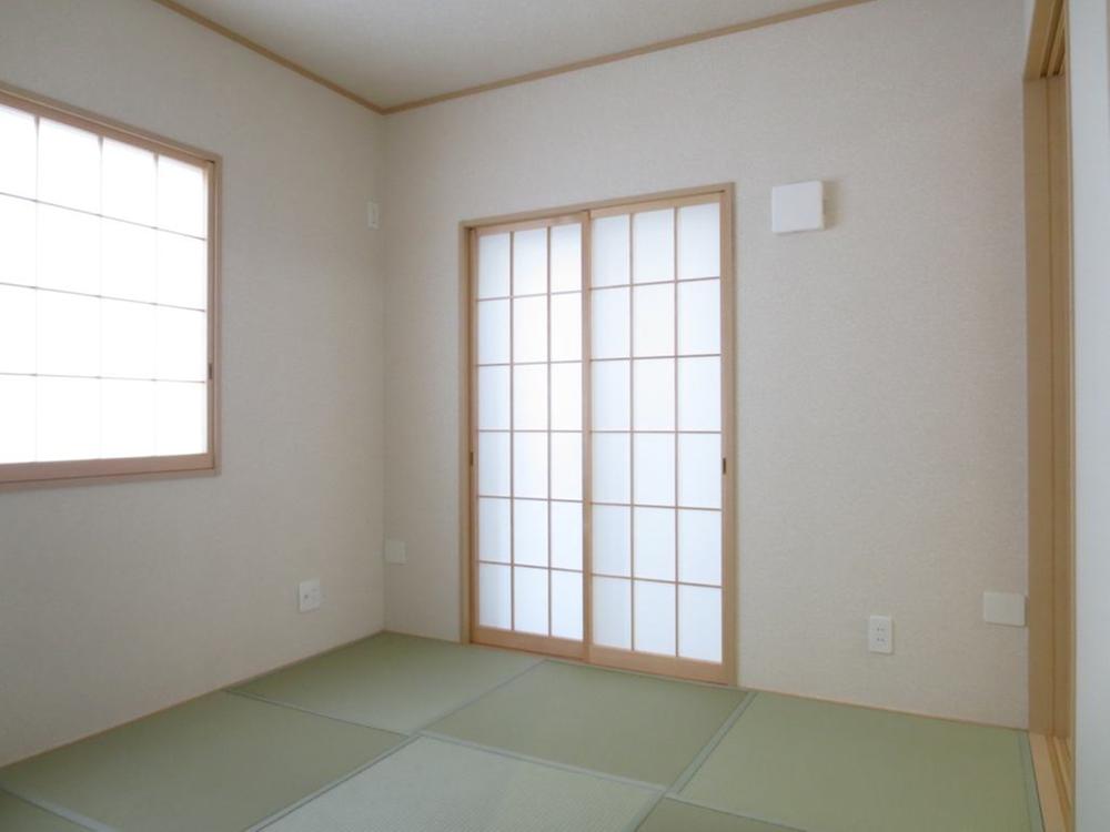 Non-living room. 5 Building