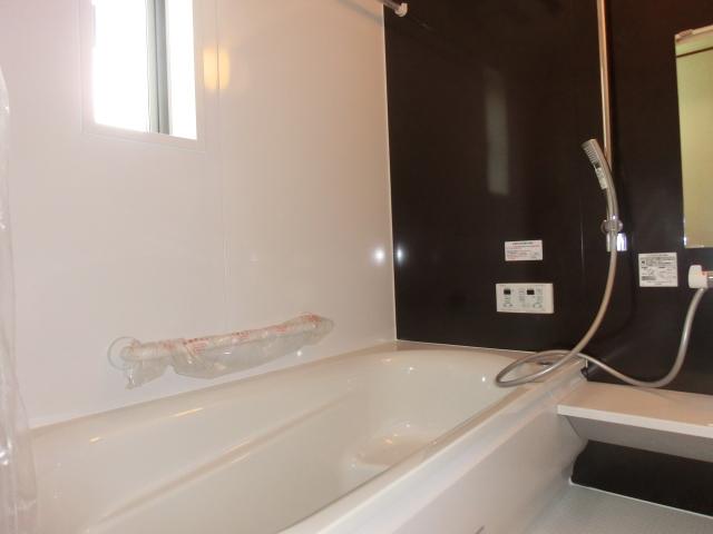 Bathroom. 1 Building