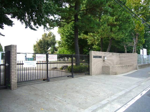 Primary school. Hoshigaoka until elementary school 400m