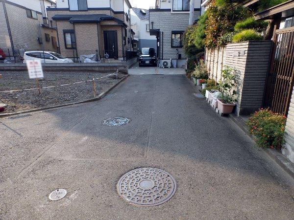 Local photos, including front road. Local (10 May 2013) Shooting