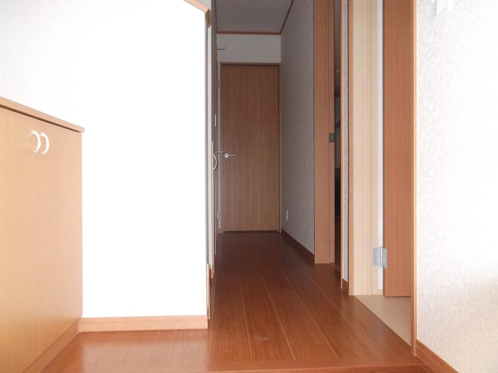 Entrance. Is the entrance warm is felt.