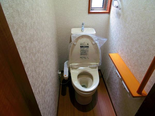 Toilet. Indoor (11 May 2013) Shooting