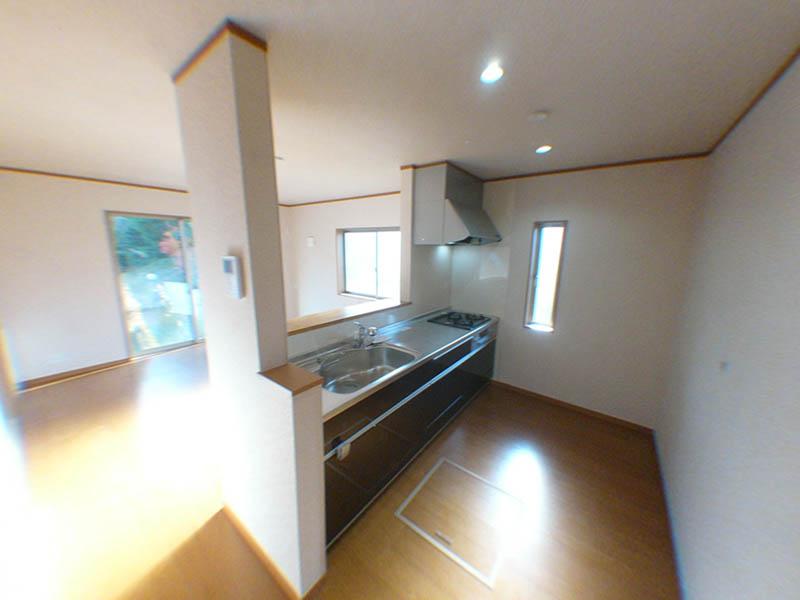 Kitchen. Indoor (12 May 2013) Shooting