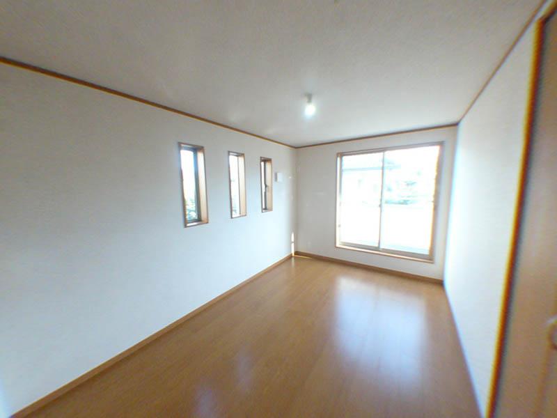 Non-living room. Indoor (12 May 2013) Shooting