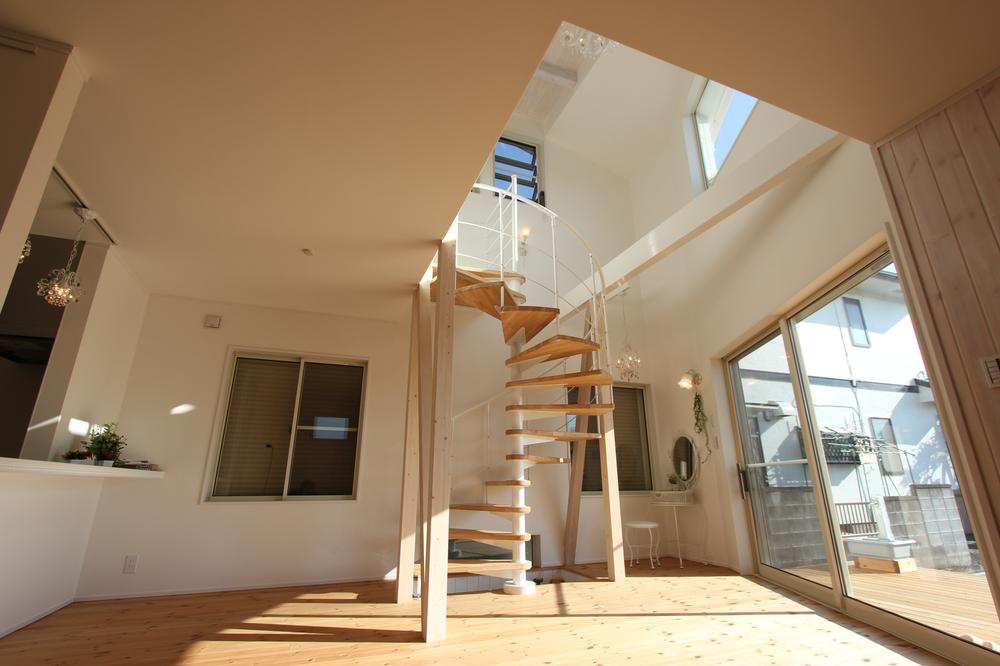 Building plan example (introspection photo). Same subdivision in, NO5 Building is of introspection. It is being sold as land with building!