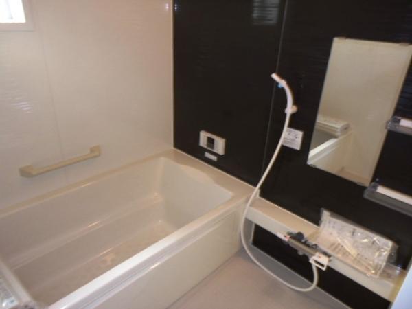 Same specifications photo (bathroom)