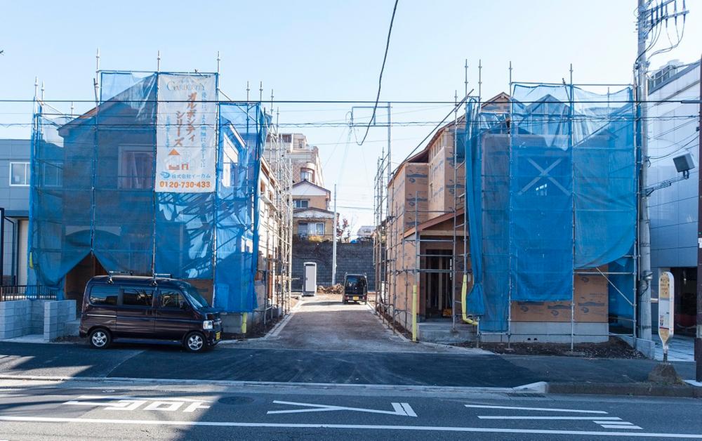 Local appearance photo. Local (12 May 2013) Shooting