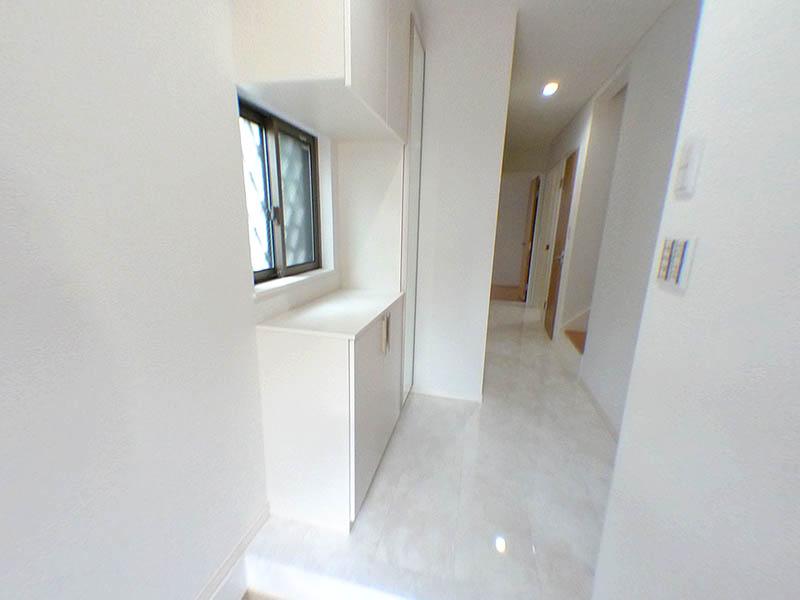 Entrance. Local (June 2013) Shooting