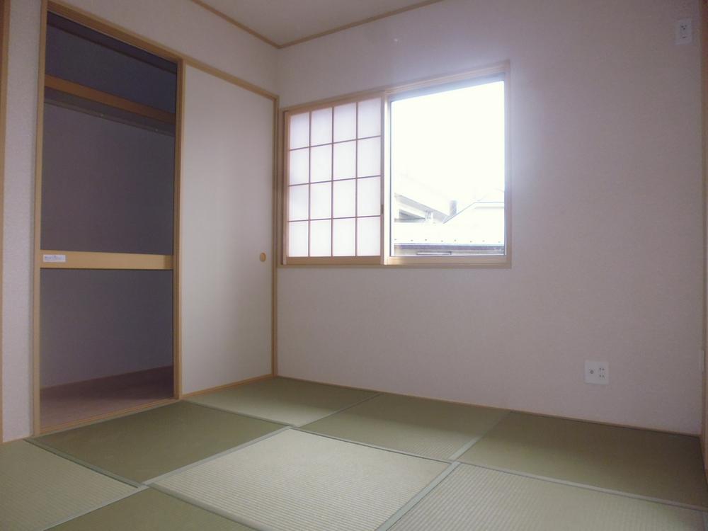 Non-living room. 5 Building Japanese-style room