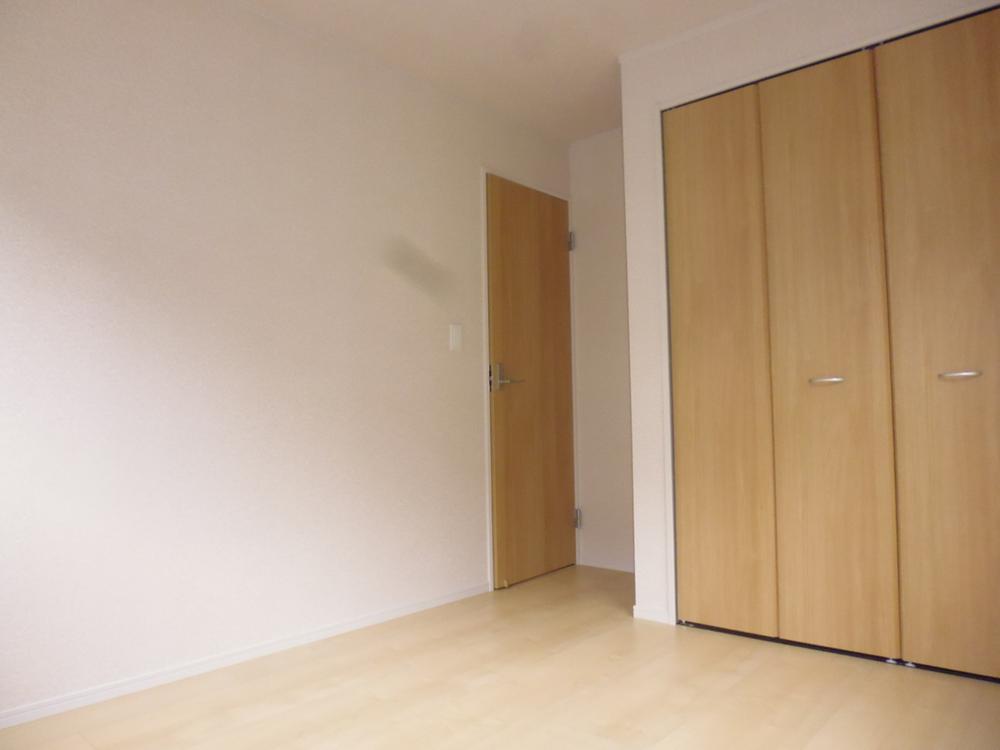 Non-living room. 5 Building Western-style