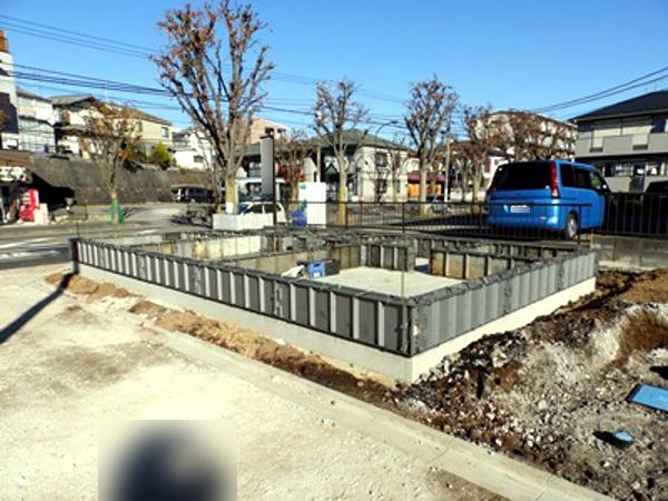 Local photos, including front road. Local (11 May 2013) Shooting