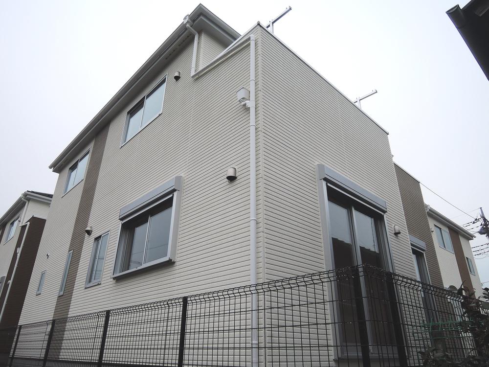 Local appearance photo. Local (12 May 2013) Shooting