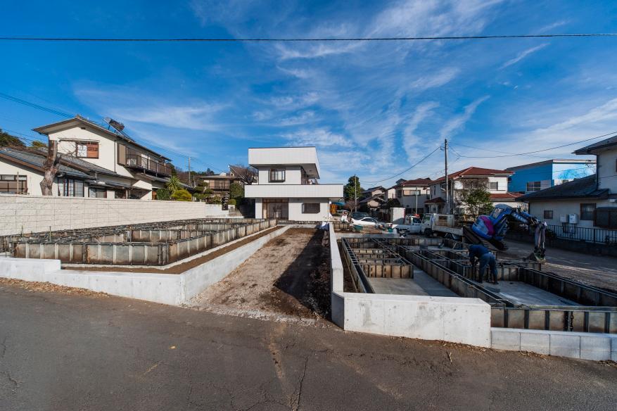 Local appearance photo. Two-story Roof Hiroshi tiled Outer wall soft ricin finish