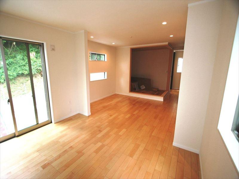 Same specifications photos (living)