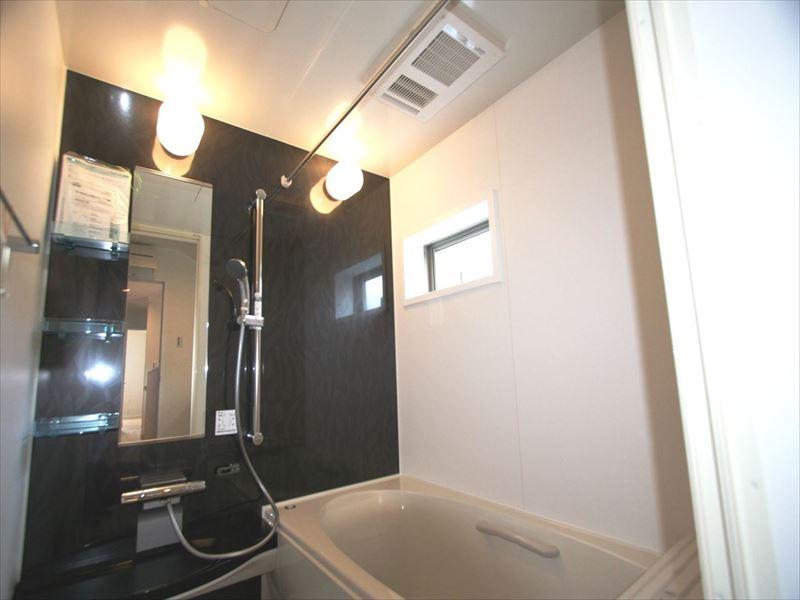 Same specifications photo (bathroom)