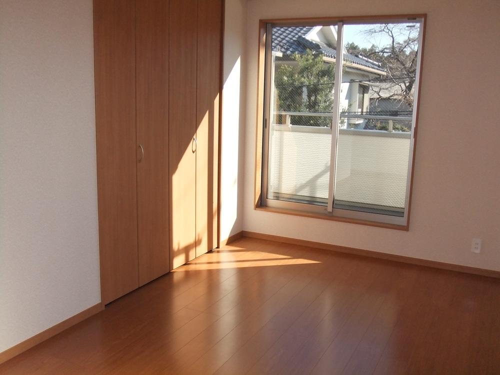 Non-living room. Indoor (12 May 2013) Shooting