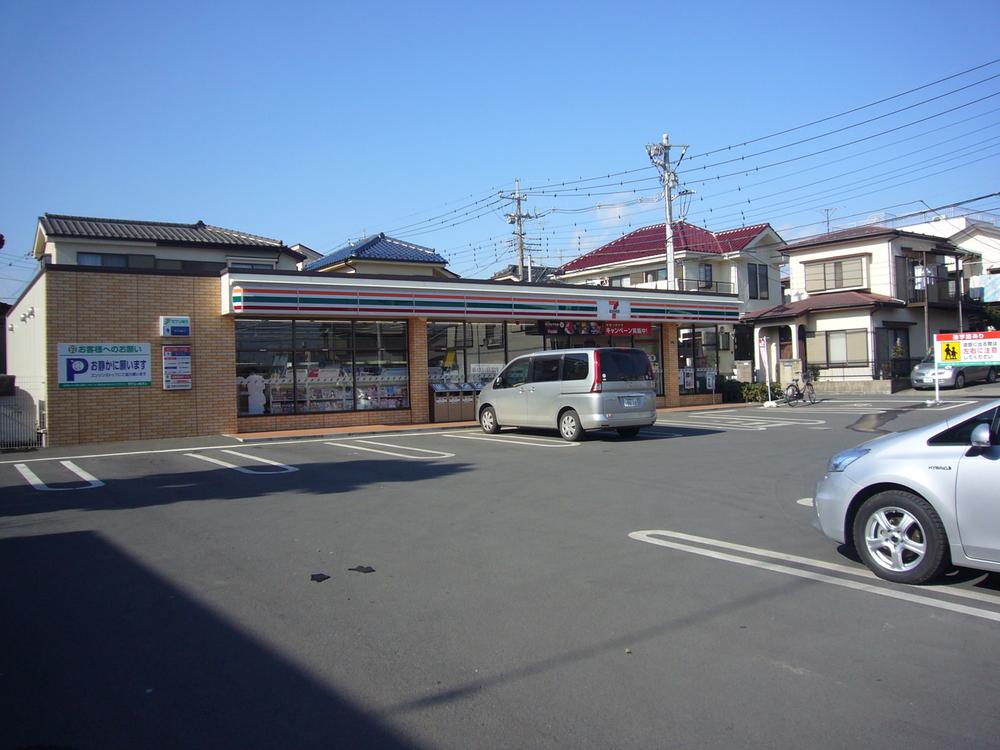 Convenience store. 230m to Seven-Eleven