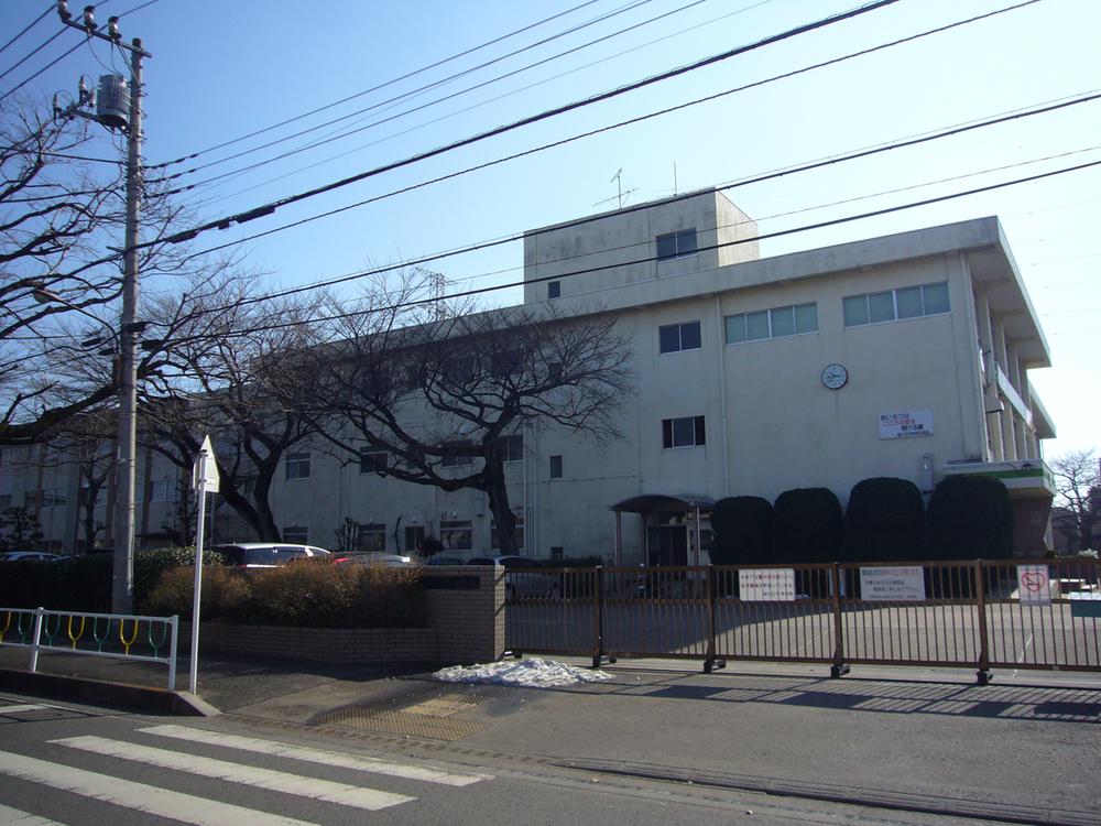 Junior high school. Midorigaoka 850m until junior high school