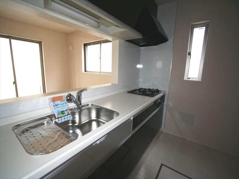 Kitchen. Indoor (12 May 2013) Shooting