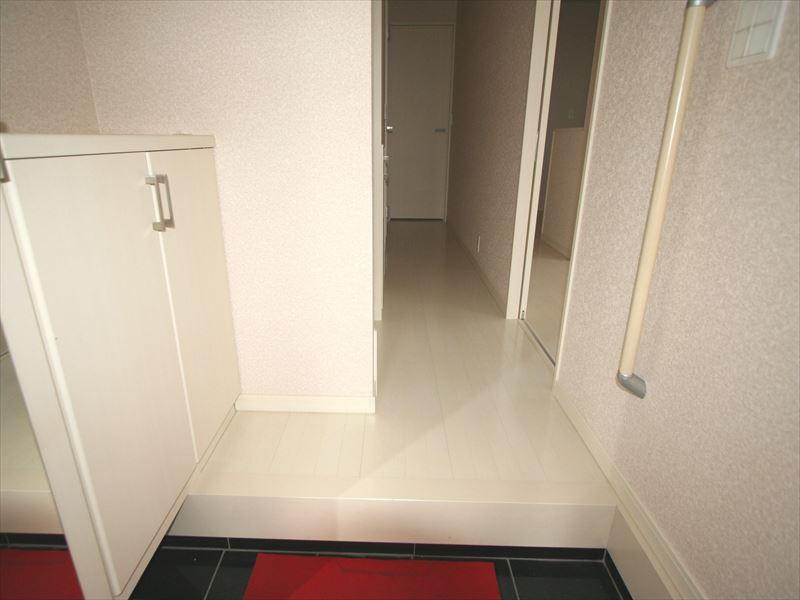 Entrance. Local (12 May 2013) Shooting