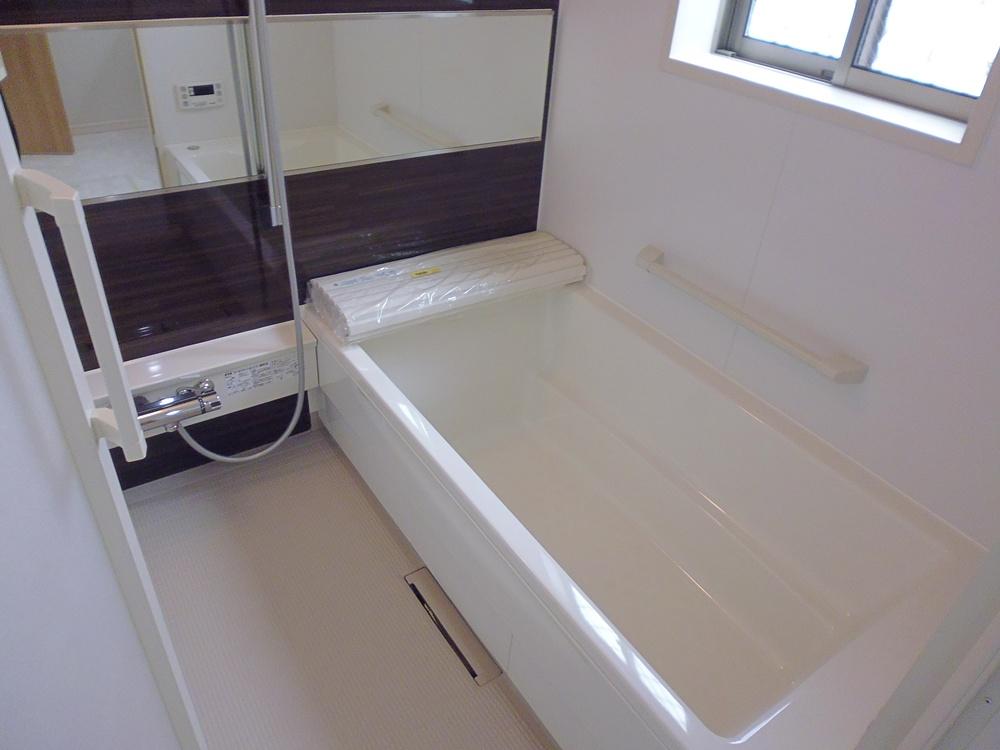 Bathroom. 1 Building