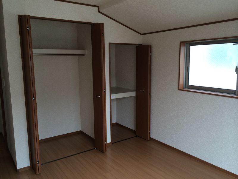 Receipt. Western-style 7.5 Pledge of storage space