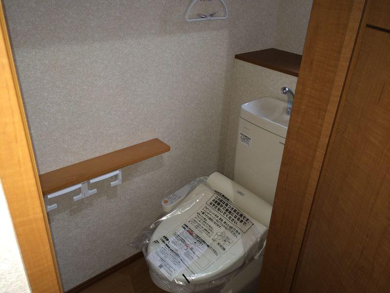 Toilet. Second floor toilet