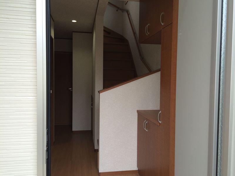 Entrance. Interior visible from the front door