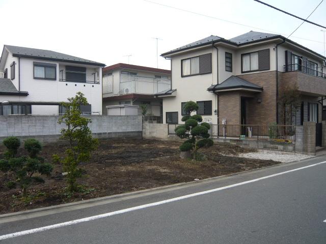 Local photos, including front road. Local (10 May 2013) Shooting