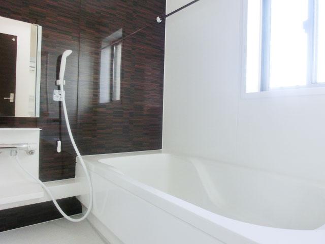 Bathroom. 1 Building