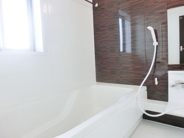 Bathroom. Building 2